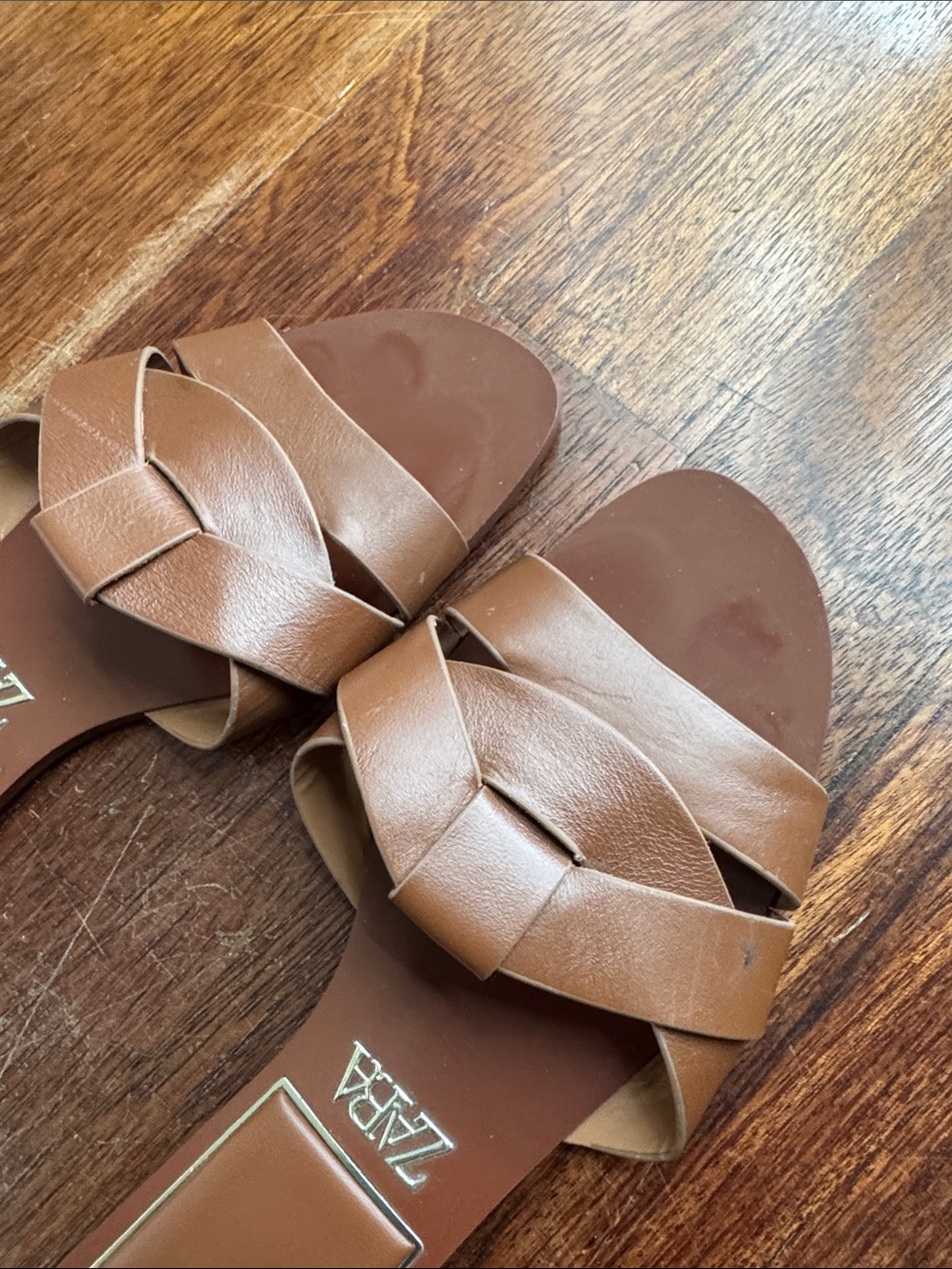 Zara Brown Flat leather sandals with crossed straps at front - Picture 5 of 9